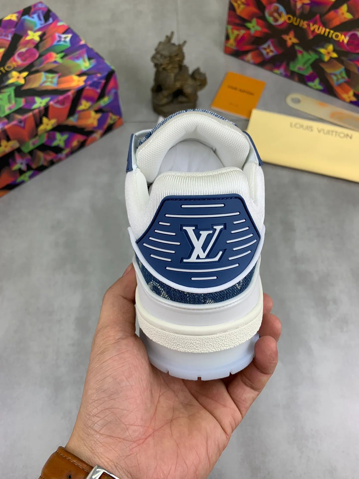 Men's men's shoes 💰P540 New style 💰💎💎Latest color High version 2025Louis*Vuitto* LV Traine Catwalk TRAINER outsole and fabric private model A shoe that definitely costs a lot of money and effort. This series was designed after the arrival of Vifgil. It is favored by many fans every season. Original TPU outsole Original packaging Men's size: 38-45 (46 can be customized) Color: 2️⃣ colors available (available from stock, super fast delivery)